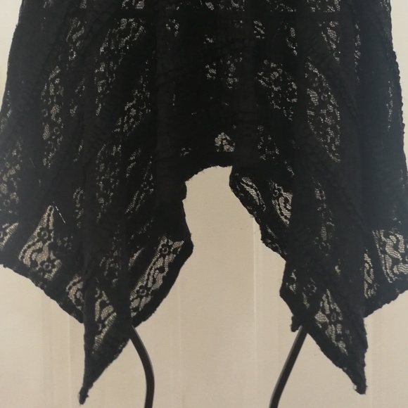 Lovely153 black lace sexy romantic uneven hem top - Picture 5 of 7